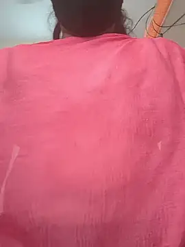 Snapshot of saranyaRavi chatting on 08/01/26, 07:29 saranyaRavi online show from 08/01/26, 07:29