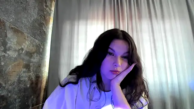 Snapshot of Veronika5404 chatting on 08/03/26, 05:06 Veronika5404 online show from 08/03/26, 05:06