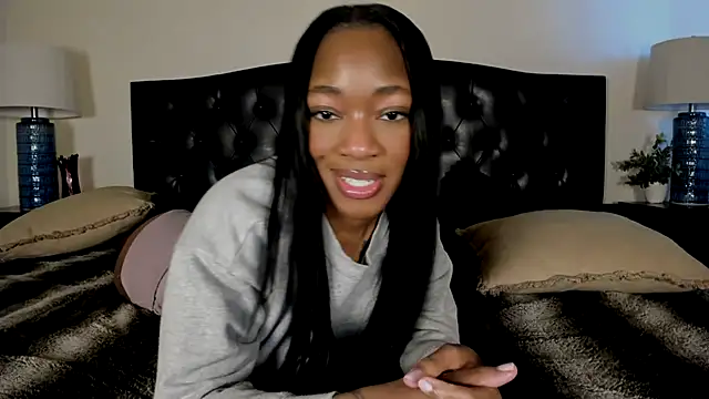 Snapshot of nicolesolace chatting on 02/13/26, 10:06 nicolesolace online show from 02/13/26, 10:06