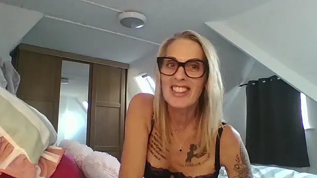 Busty-MorganXX online show from 07/31/26, 05:23