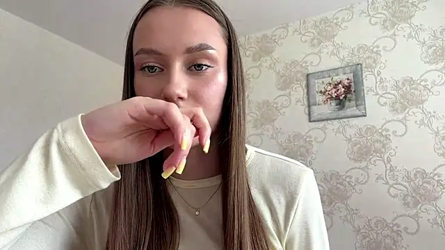 Snapshot of JoannaPass chatting on 07/31/26, 10:25 JoannaPass online show from 07/31/26, 10:25
