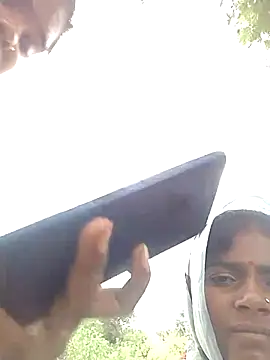 Snapshot of Aaradhya_sharmaa chatting on 08/02/26, 04:55 Aaradhya sharmaa online show from 08/02/26, 04:55