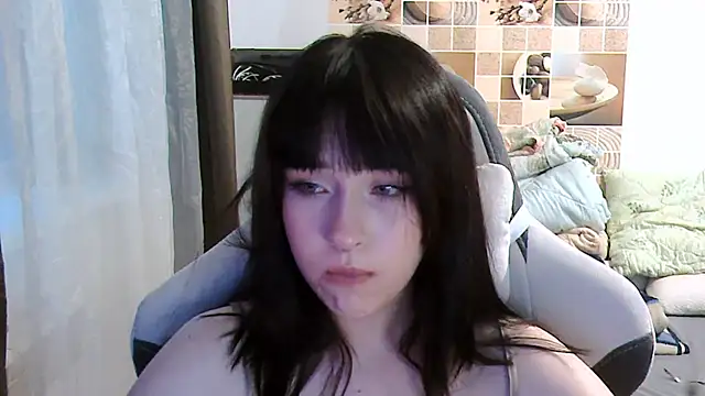 EvaHurt online show from 08/06/26, 04:42