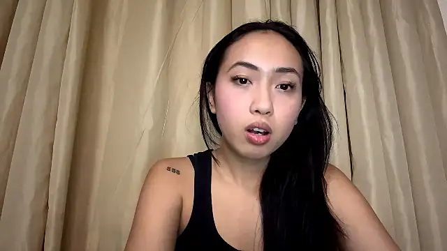 Snapshot of MaryPopy chatting on 08/05/26, 02:42 MaryPopy online show from 08/05/26, 02:42