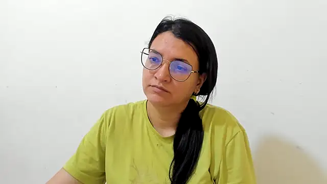 MARILYN GARCIA online show from 11/03/25, 01:45