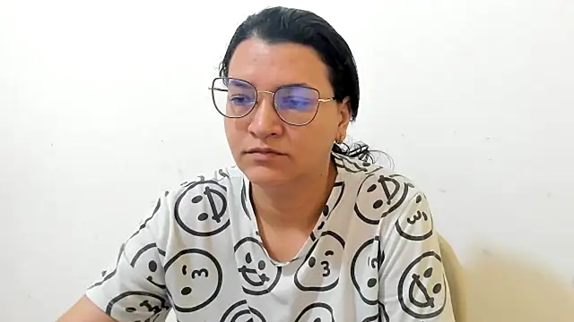 MARILYN GARCIA online show from 11/16/25, 02:33