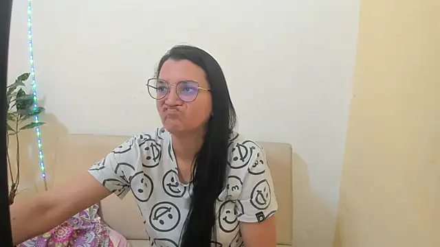 MARILYN GARCIA online show from 04/22/26, 04:08