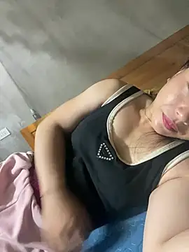 Snapshot of nguyetem chatting on 08/08/26, 12:02 nguyetem online show from 08/08/26, 12:02