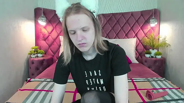 Snapshot of _Veliar_ chatting on 08/09/26, 12:10 Veliar online show from 08/09/26, 12:10