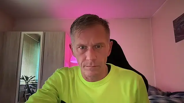 slaveboy2016xh online show from 10/20/25, 10:27