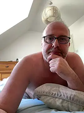 Snapshot of andyjxx chatting on 08/08/26, 12:18 andyjxx online show from 08/08/26, 12:18