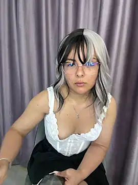 Snapshot of Amy_Naph chatting on 08/09/26, 07:41 Amy Naph online show from 08/09/26, 07:41