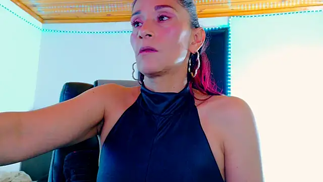  thamara25 online show from 03/11/26, 11:33