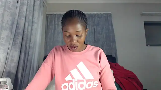 Snapshot of leanna23 chatting on 11/16/25, 06:57 leanna23 online show from 11/16/25, 06:57