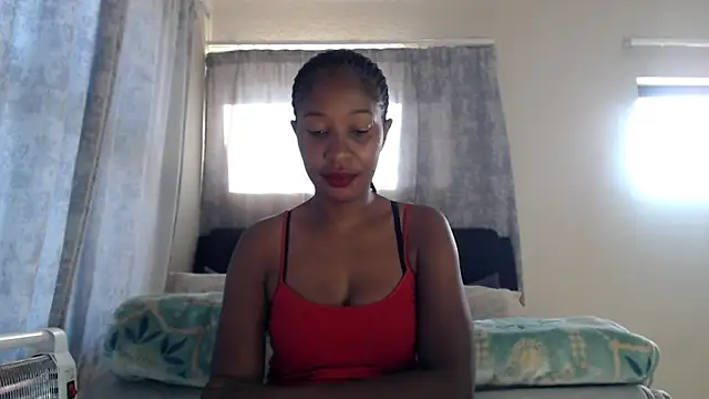 Snapshot of leanna23 chatting on 11/22/25, 04:44 leanna23 online show from 11/22/25, 04:44