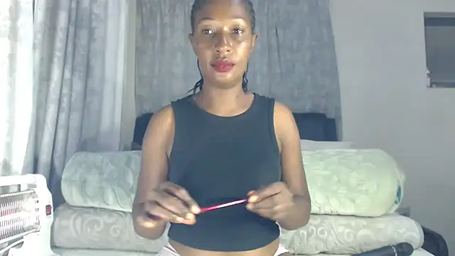 leanna23 online show from 04/19/26, 03:17