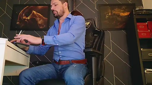 ChrisKox online show from 02/12/25, 04:01