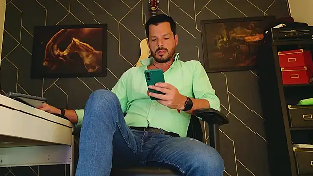 ChrisKox online show from 03/12/25, 06:44