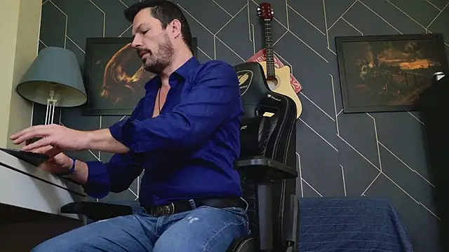 ChrisKox online show from 01/12/26, 02:55