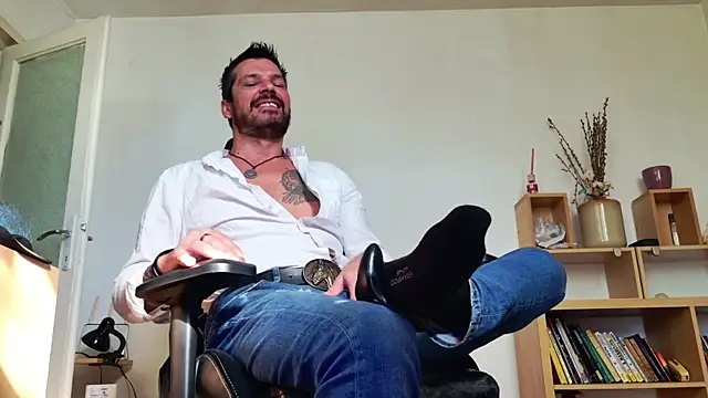 ChrisKox online show from 04/23/26, 06:14