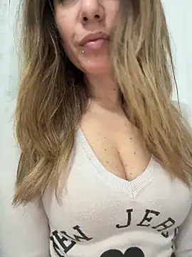 Snapshot of sexylenia chatting on 02/17/26, 09:54 sexylenia online show from 02/17/26, 09:54