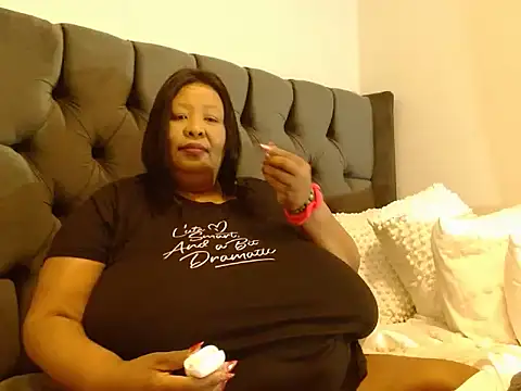 Snapshot of nancy111 chatting on 09/14/25, 01:38 nancy111 online show from 09/14/25, 01:38