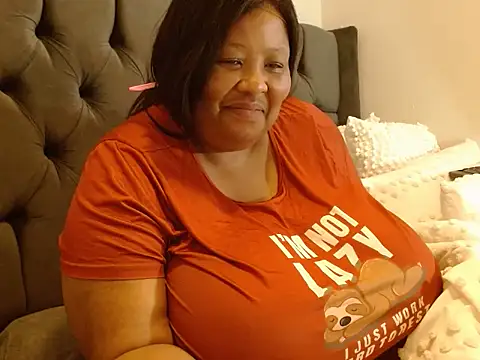 Snapshot of nancy111 chatting on 09/18/25, 02:08 nancy111 online show from 09/18/25, 02:08