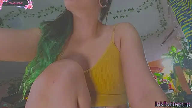 Dead Butterfly online show from 09/28/25, 03:45