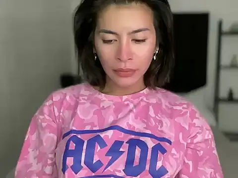 your bianca69 online show from 02/28/25, 06:54