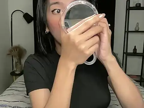 your bianca69 online show from 10/15/25, 12:11