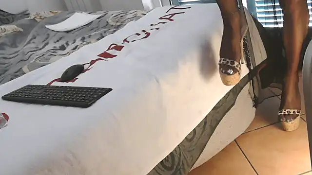 pinktv68 online show from 10/31/25, 11:44