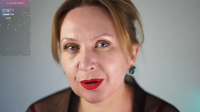 Snapshot of LitleSun chatting on 09/25/25, 02:10 LitleSun online show from 09/25/25, 02:10