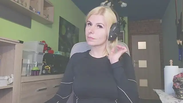 karmija online show from 10/31/25, 07:37