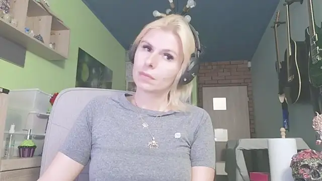 karmija online show from 11/07/25, 09:15