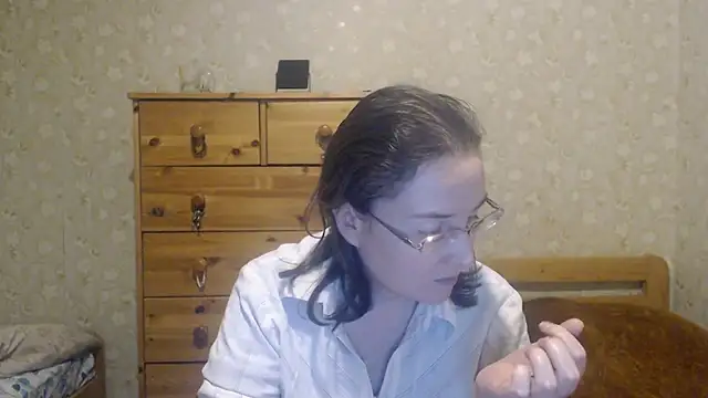 Snapshot of Smart_Rose chatting on 02/02/25, 10:28 Smart Rose online show from 02/02/25, 10:28