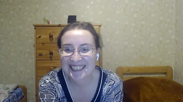 Snapshot of Smart_Rose chatting on 02/11/25, 12:59 Smart Rose online show from 02/11/25, 12:59