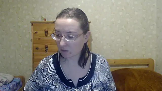 Snapshot of Smart_Rose chatting on 02/11/25, 10:18 Smart Rose online show from 02/11/25, 10:18
