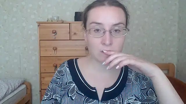 Snapshot of Smart_Rose chatting on 03/02/25, 11:39 Smart Rose online show from 03/02/25, 11:39
