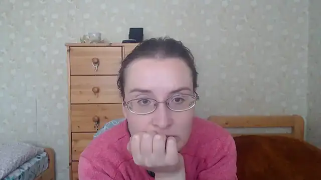 Snapshot of Smart_Rose chatting on 03/15/25, 12:24 Smart Rose online show from 03/15/25, 12:24