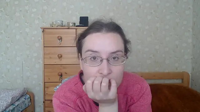 Snapshot of Smart_Rose chatting on 03/16/25, 12:44 Smart Rose online show from 03/16/25, 12:44