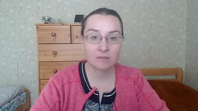 Snapshot of Smart_Rose chatting on 03/19/25, 12:01 Smart Rose online show from 03/19/25, 12:01