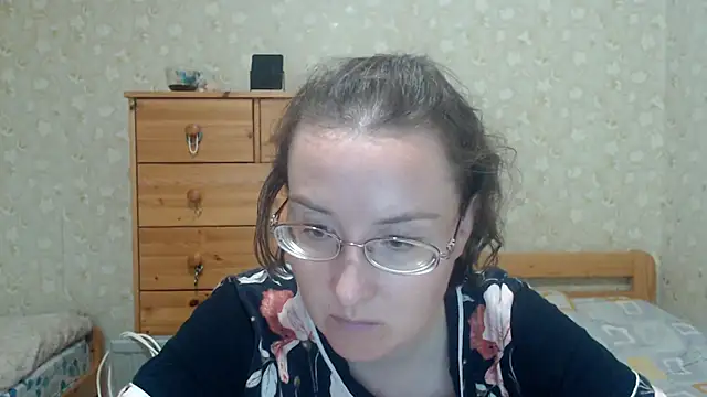 Snapshot of Smart_Rose chatting on 09/17/25, 01:46 Smart Rose online show from 09/17/25, 01:46