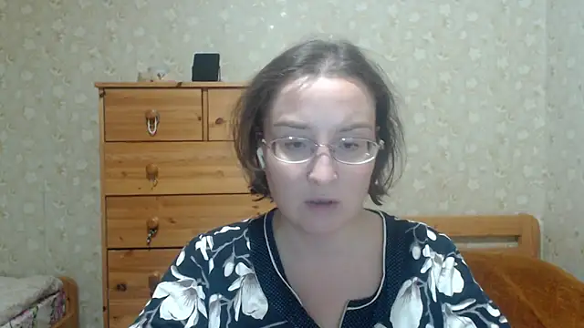 Snapshot of Smart_Rose chatting on 10/02/25, 08:05 Smart Rose online show from 10/02/25, 08:05