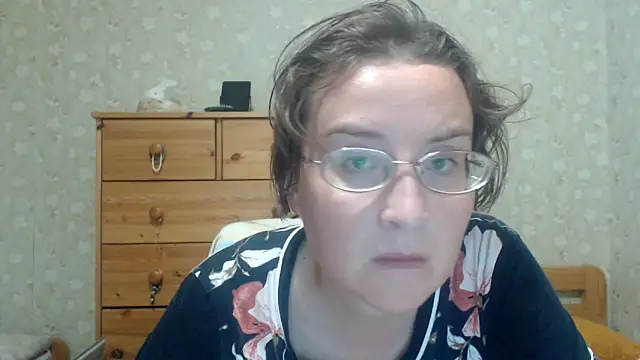 Snapshot of Smart_Rose chatting on 06/20/26, 04:43 Smart Rose online show from 06/20/26, 04:43