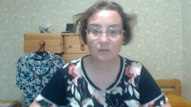 Snapshot of Smart_Rose chatting on 06/21/26, 05:15 Smart Rose online show from 06/21/26, 05:15