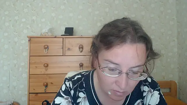 Snapshot of Smart_Rose chatting on 06/23/26, 08:12 Smart Rose online show from 06/23/26, 08:12