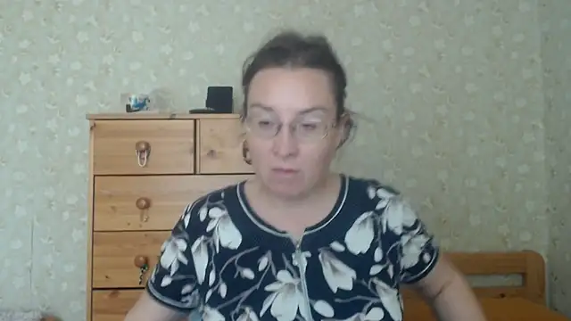 Snapshot of Smart_Rose chatting on 06/30/26, 08:04 Smart Rose online show from 06/30/26, 08:04
