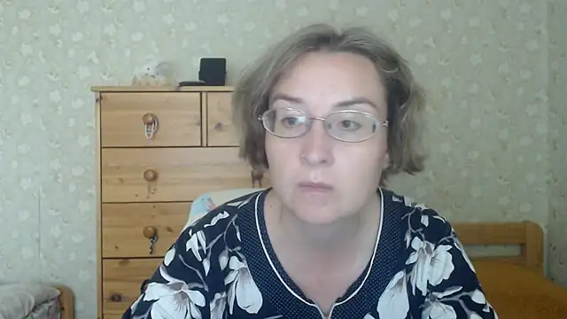 Snapshot of Smart_Rose chatting on 07/19/26, 01:04 Smart Rose online show from 07/19/26, 01:04