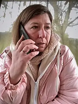 Snapshot of Natali_UA chatting on 10/22/25, 06:35 Natali UA online show from 10/22/25, 06:35