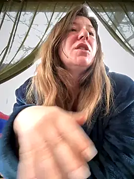 Snapshot of Natali_UA chatting on 11/15/25, 05:49 Natali UA online show from 11/15/25, 05:49